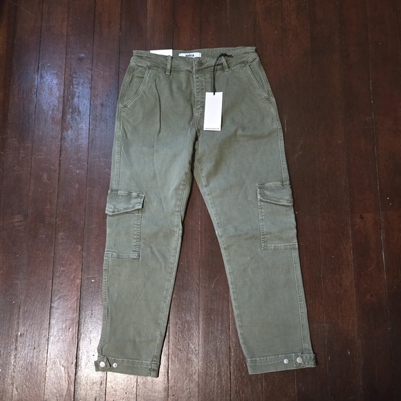 Mica Green Cargo Style High Rise Tapered Crop Straight Leg Pants NEW - Picture 3 of 8